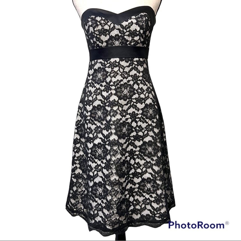 White House Black Market Size 2 Strapless Black Lace White Lined Prom Dress